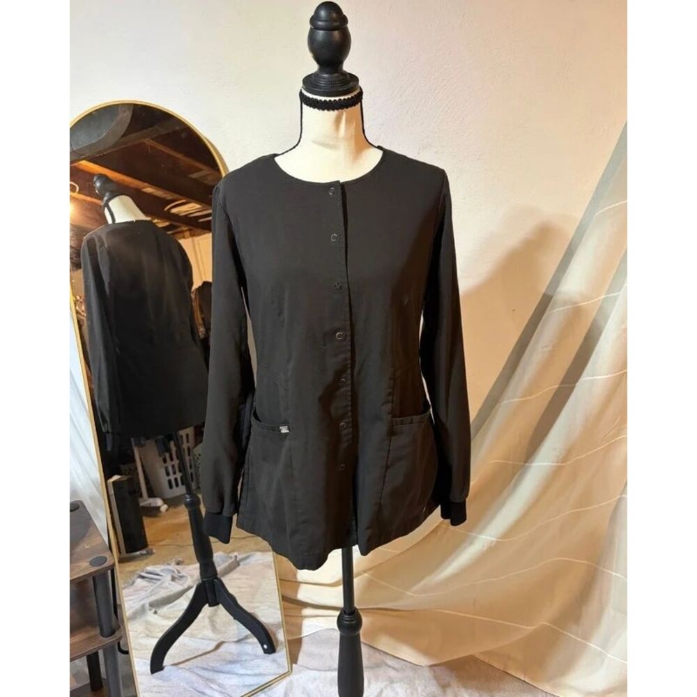 Greys by Barco Black Top Size S Snap Front Warm Up